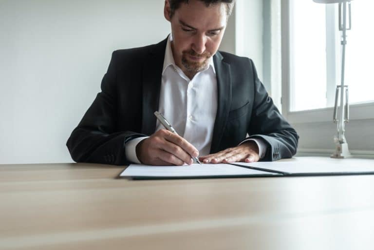 Comment résilier son contrat d&rsquo;assurance auto ? 5 étapes clés